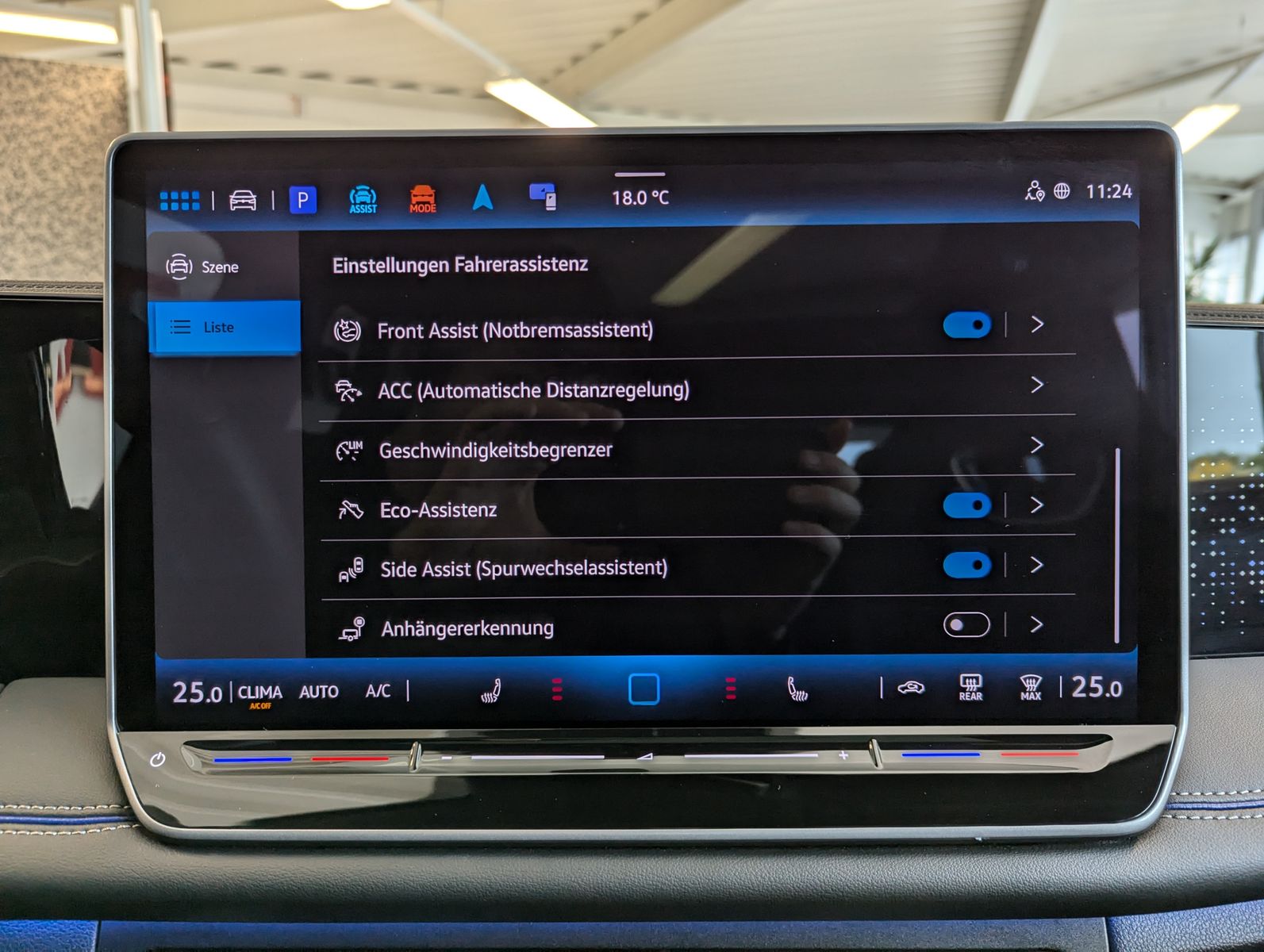 VW Tiguan 2.0TDI R-Line 4M Pano Black AHK Matrix 20 - Image 31