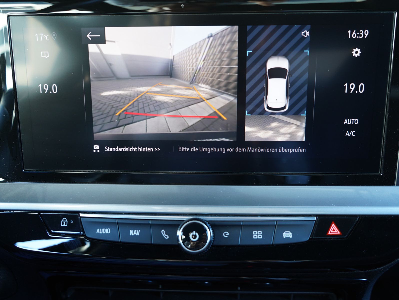 Fahrzeugabbildung Opel Mokka e Ultimate INTELLILUX/ACC/NAVI/SOH