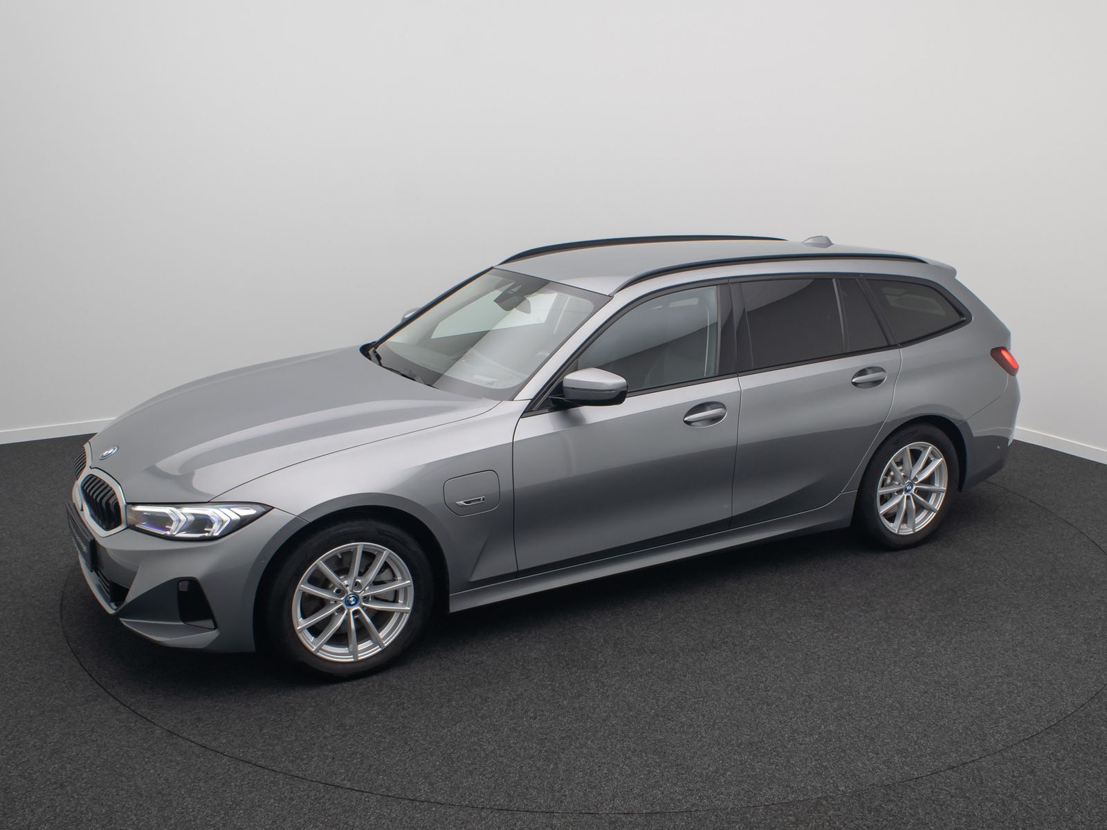 Fahrzeugabbildung BMW 330e Stop&Go Kamera DAB Komfort Leder Sport