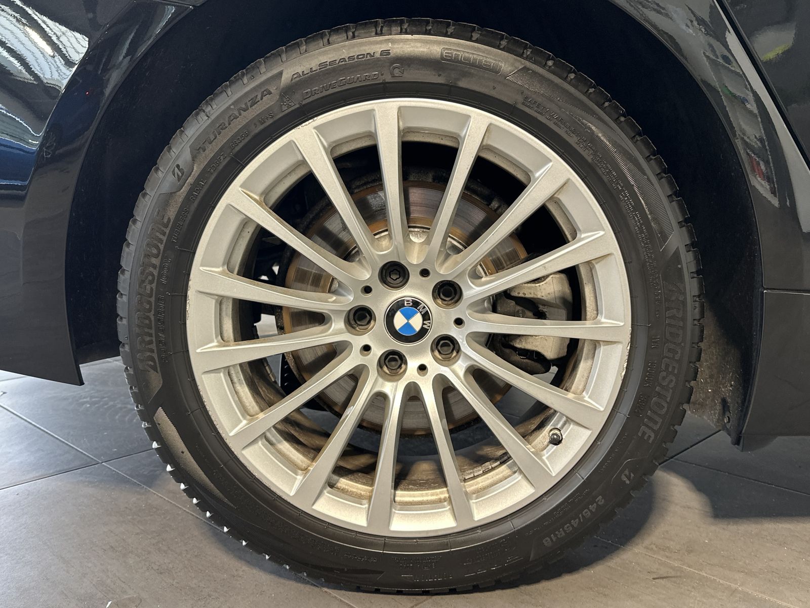 Fahrzeugabbildung BMW 520d Touring Luxury-Line NAV+LASER+PANO+HUD+360°