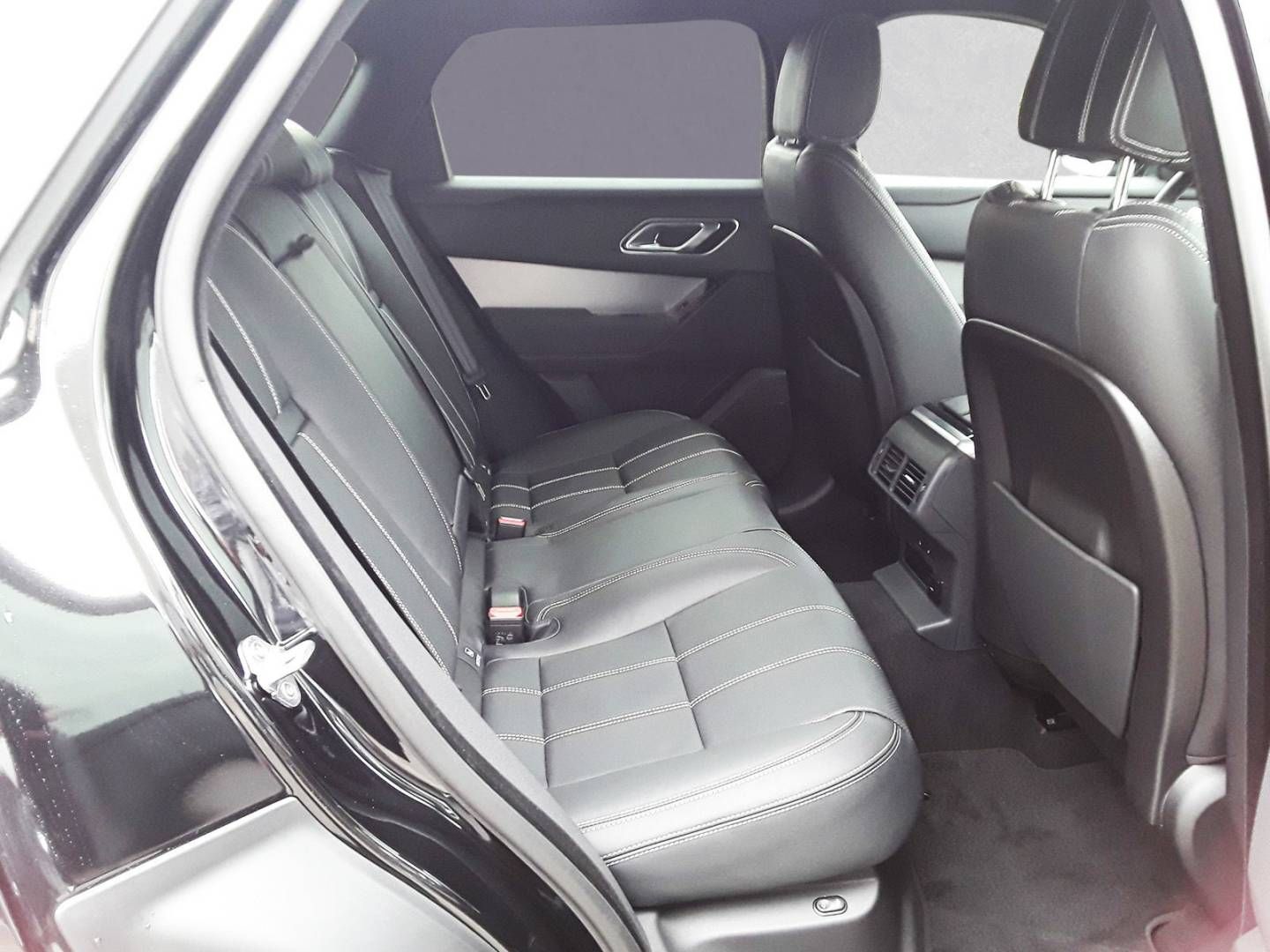 Fahrzeugabbildung Land Rover Range Rover Velar D300 R-Dynamic SE