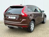 Volvo XC60 D4 Kinetic 2WD 190PS DIESEL AUTOM. PDC AHK - Volvo aus 2015