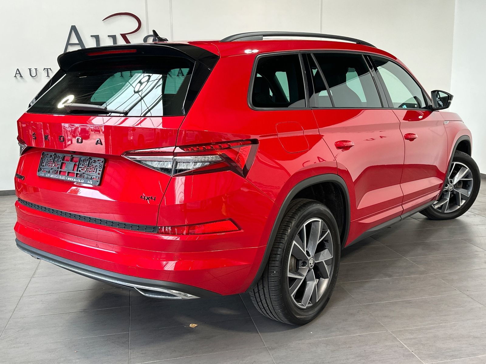 Fahrzeugabbildung SKODA Kodiaq Sportline 4x4 NAV+LED+PANO+AHK+ACC+19ZOLL