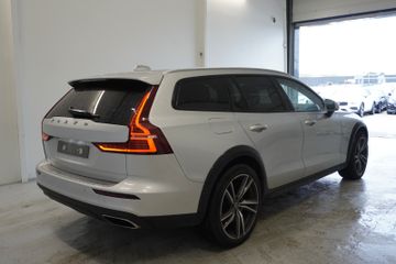 Volvo V60 Cross Country - 6