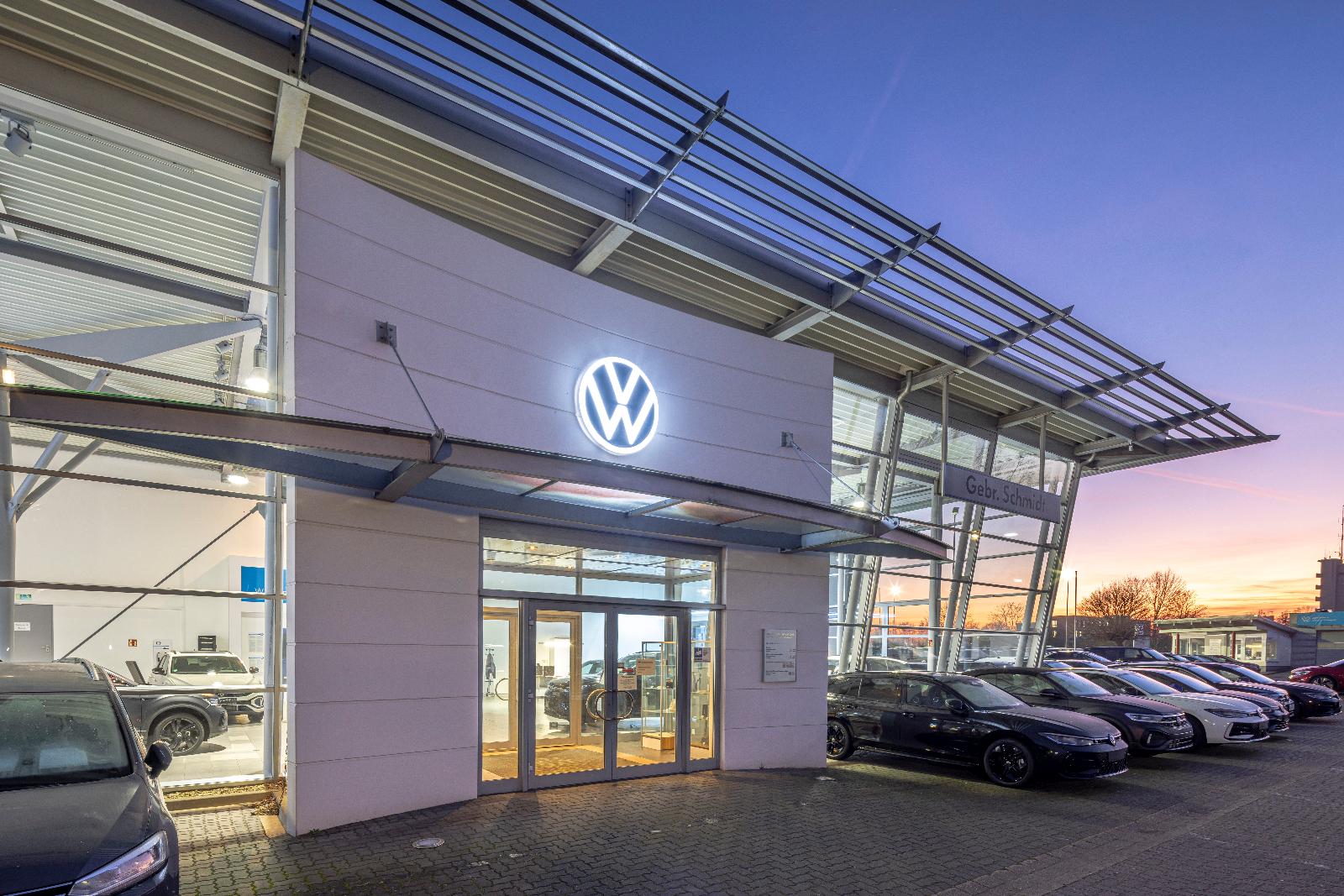 showroom-image-main
