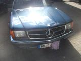 Mercedes-Benz 560 - blaue Mercedes-Benz 560