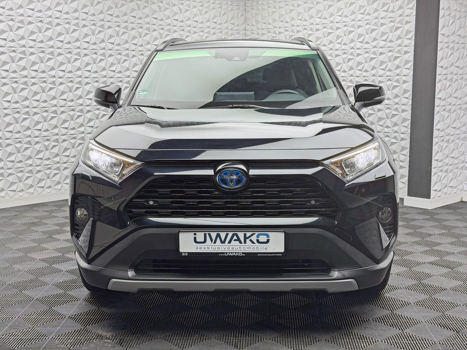 Fahrzeugabbildung Toyota RAV 4 2.5 HYBRID 4x2 BLACK-EDT/AHK/ACC/LED/RCAM