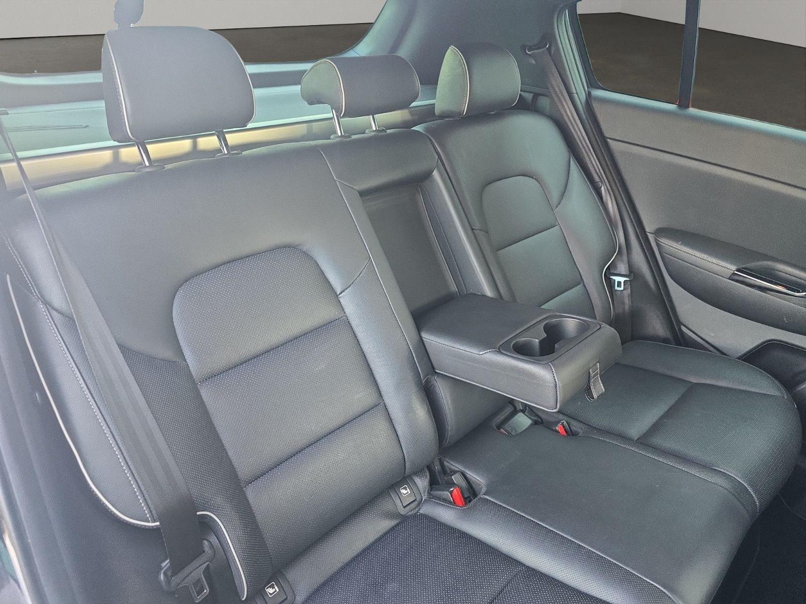 Fahrzeugabbildung Kia Sportage GT-Line 4WD AUTOMATIK LEDER KAMERA AHK