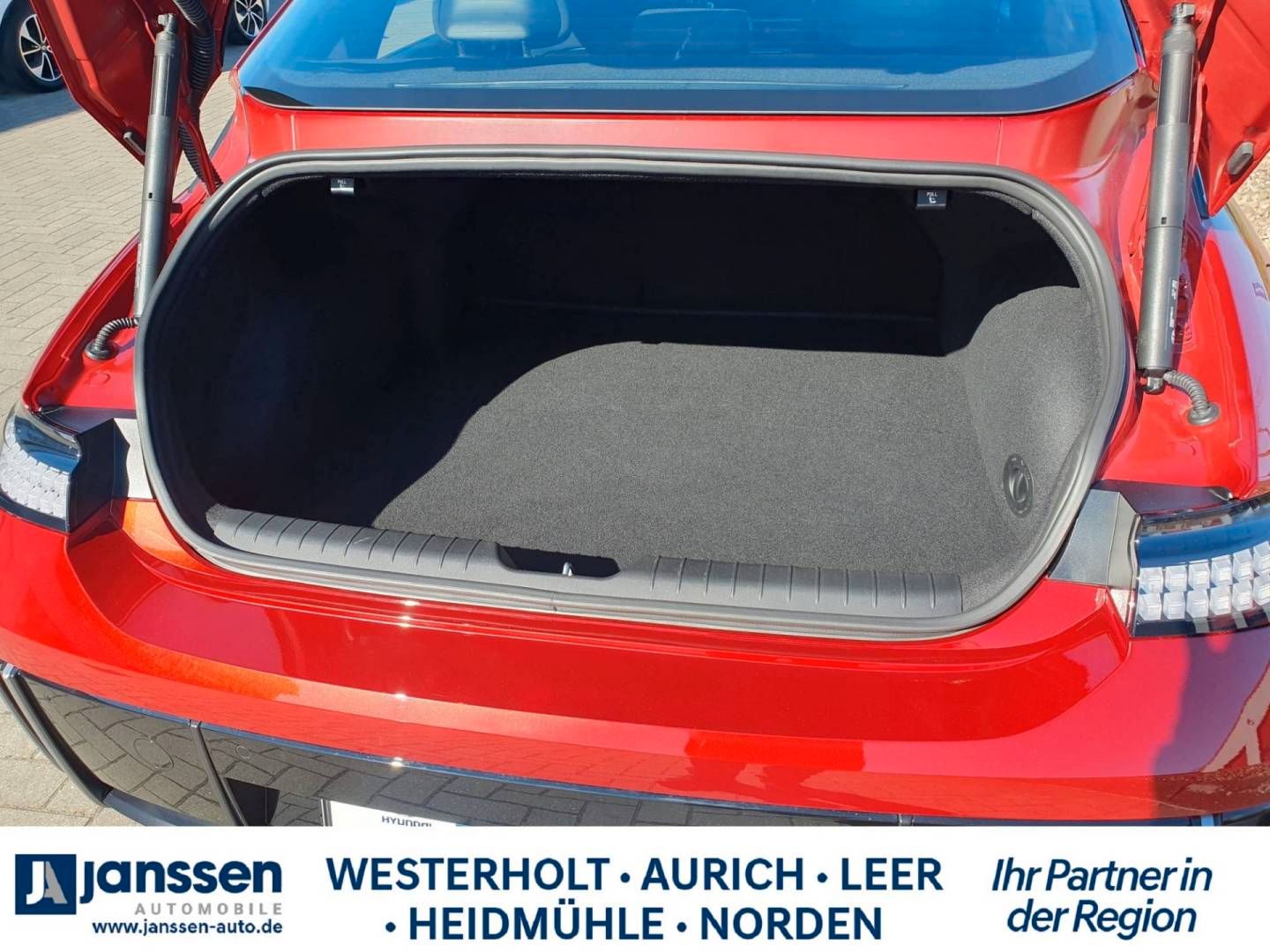 Fahrzeugabbildung Hyundai IONIQ 6 Heckantrieb 53kWh Batt. Basismodell