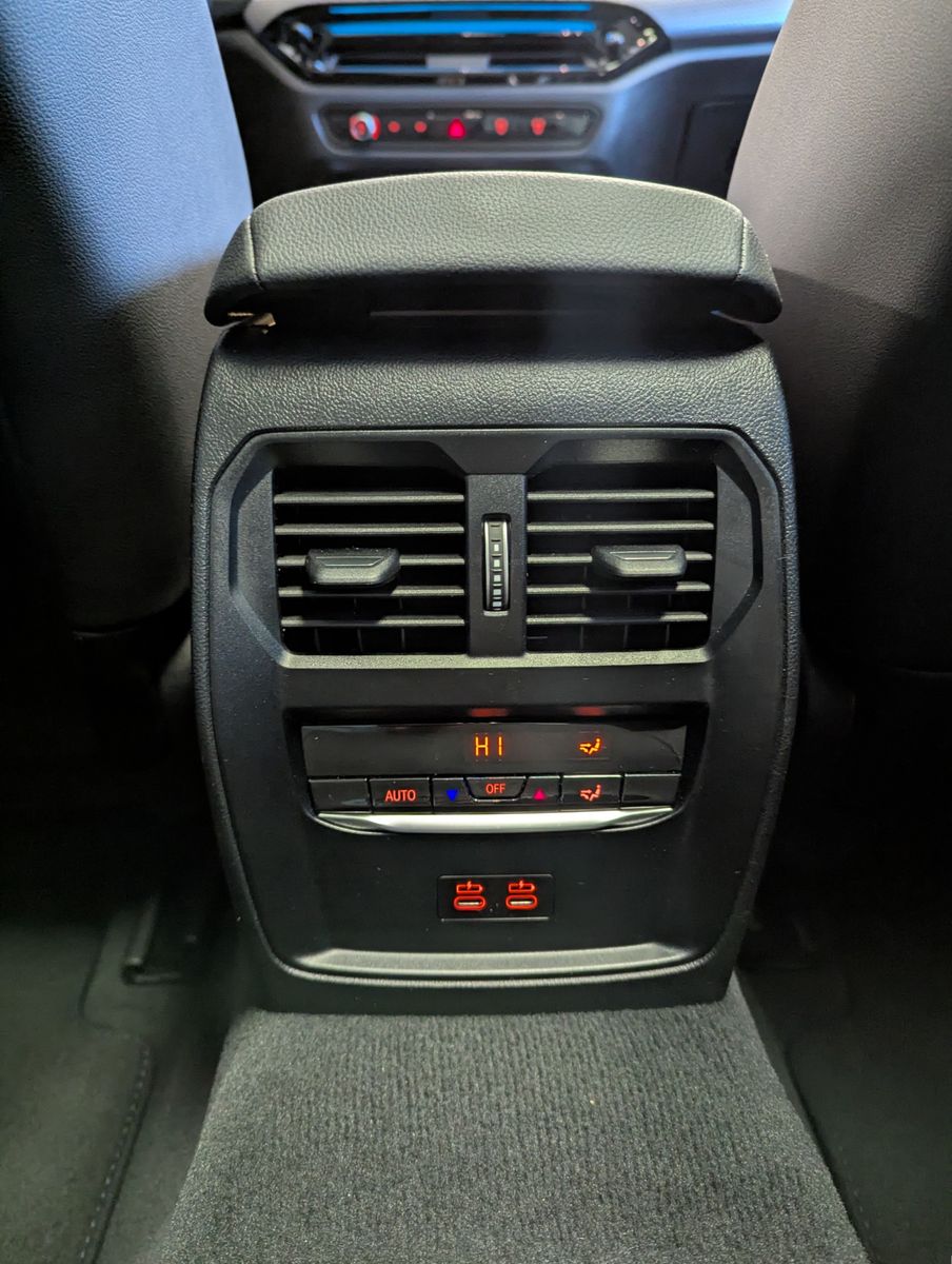 BMW 330 d xD M-Sport Pano LED-adaptiv ACC AHK - Image 23