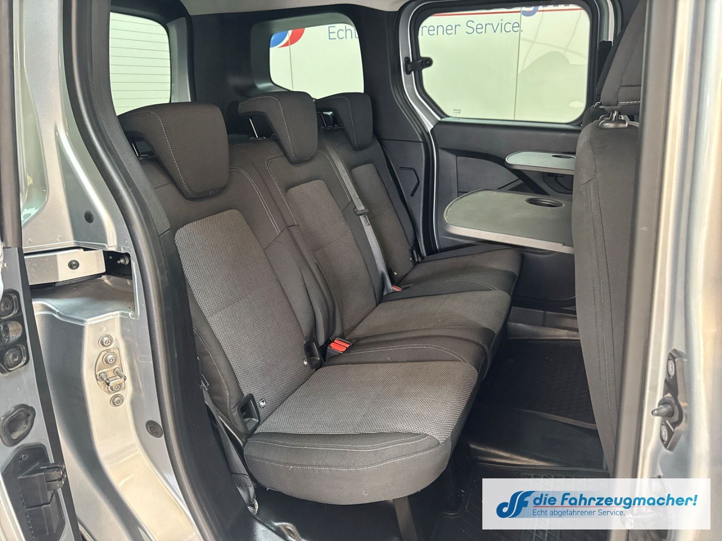 Fahrzeugabbildung Mercedes-Benz Citan Kombi 113 Tourer AHK DAB SHZ Totwi Spur.Ve