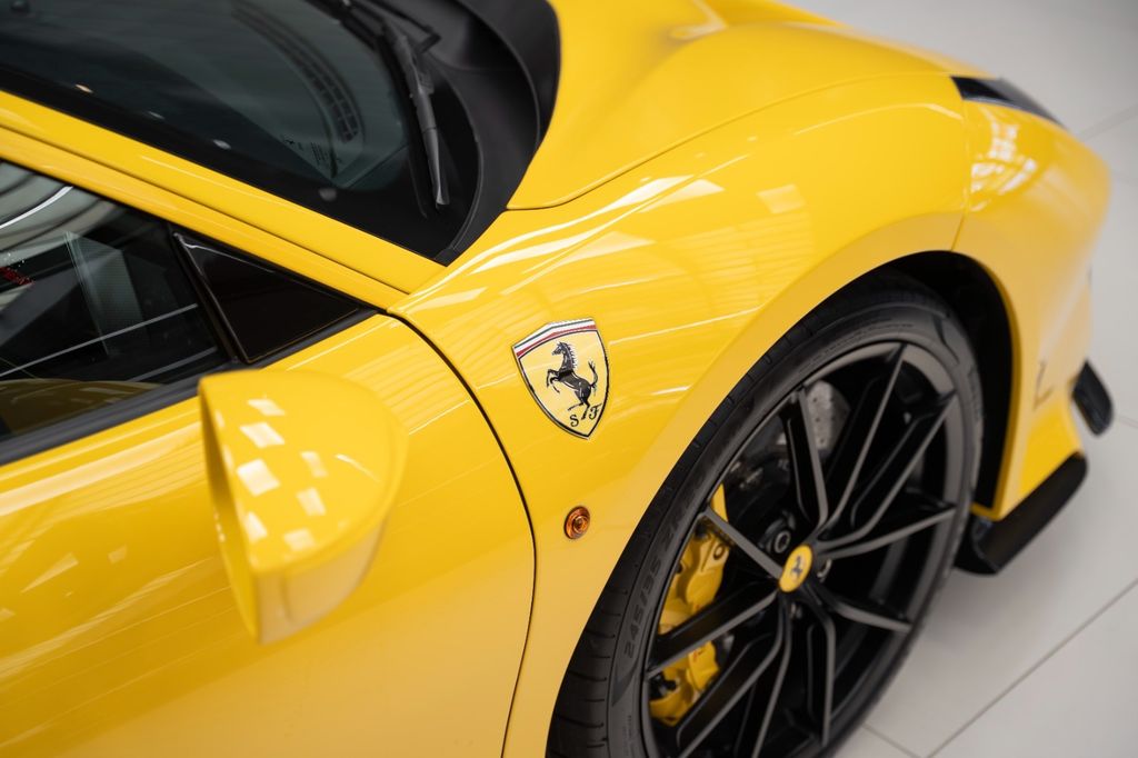 488 Pista Coupe YELLOW FULL CARBON FIBRE - Bild 12