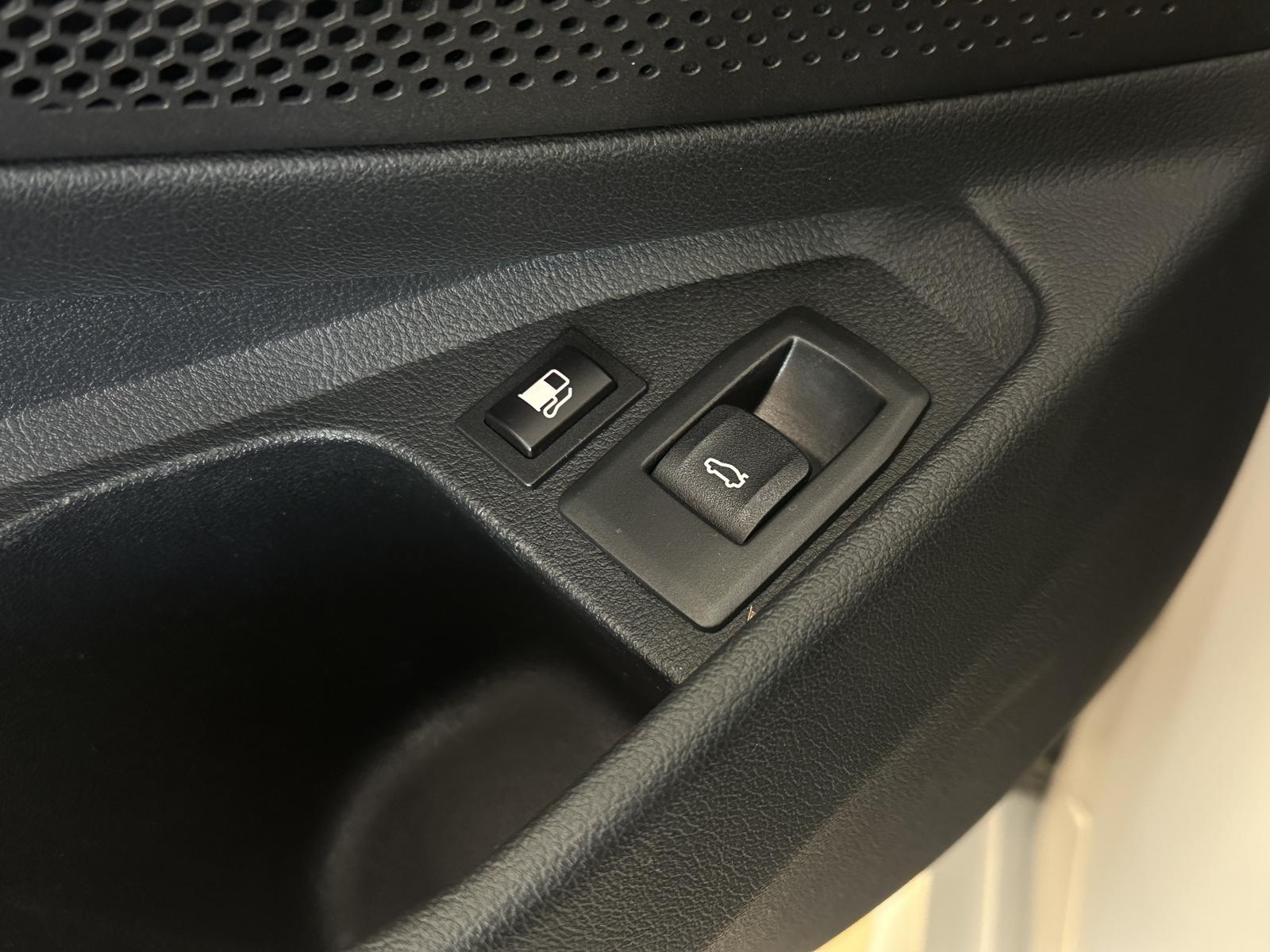 BMW 330 xDrive*M Sport*AHK*ACC*HUD*Cam*HiFi*Laser*1H