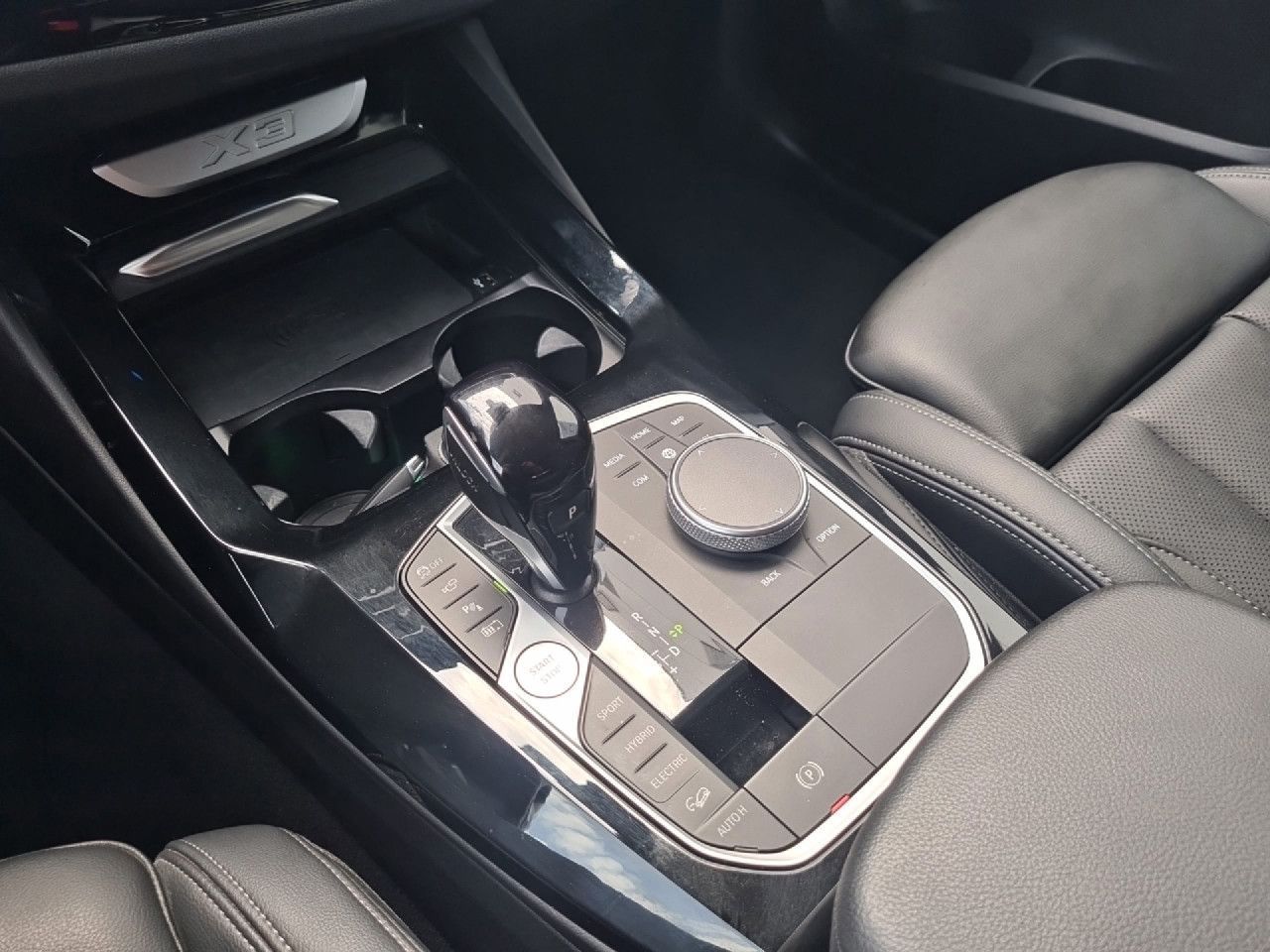 BMW X3 xD 30e LiveProf  SurrView St+Go Laser HUD H/K foto 18