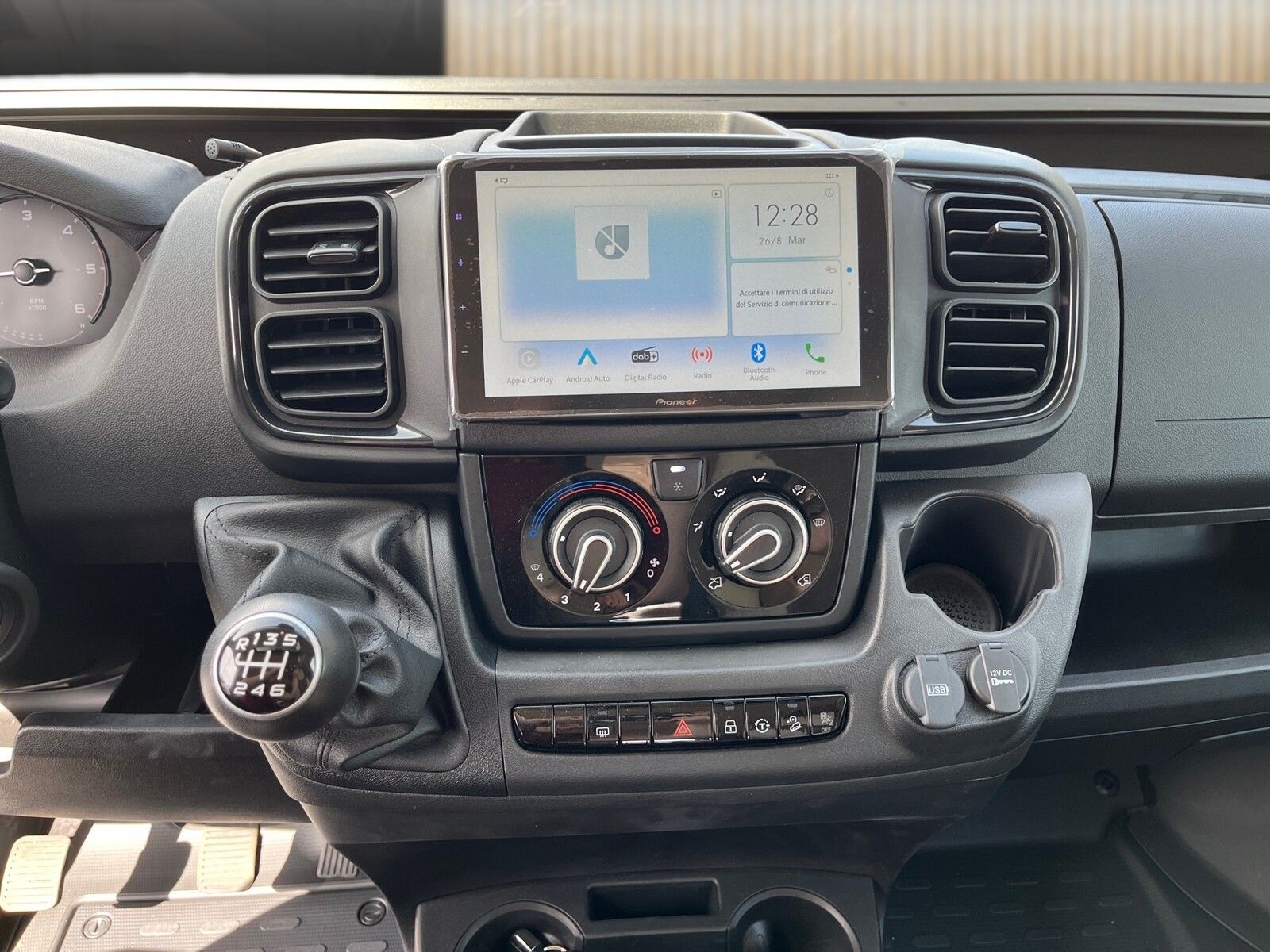 Fahrzeugabbildung Eura Mobil Van V 635 HB 6KW Heizung, Radio DAB, RFK