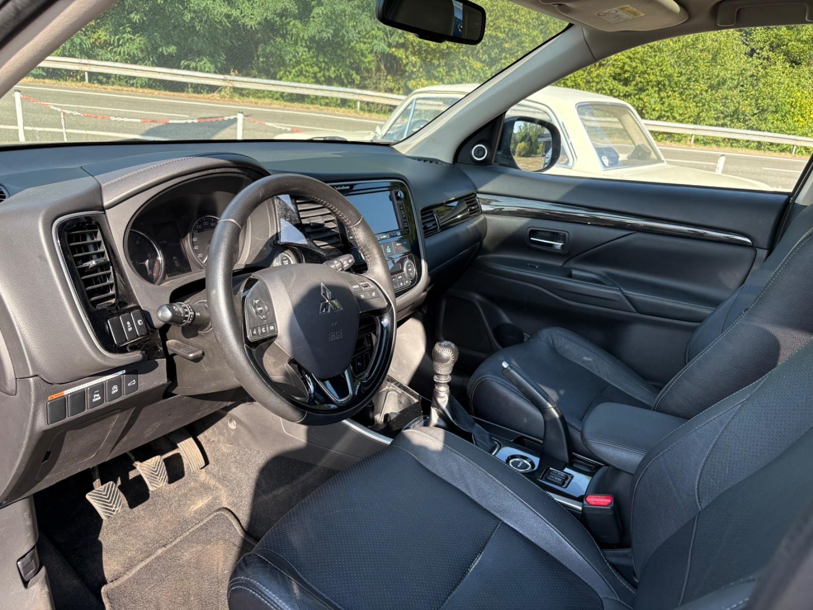 Mitsubishi Outlander Top 4WD NUR AN HÄNDLER ABZUGEBEN!!!