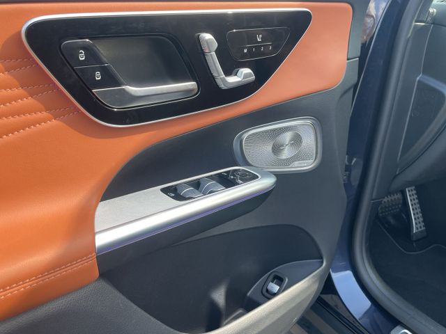 Mercedes-Benz GLC 300 4-Matic+HUD+Pano+Digital Light+Burmester