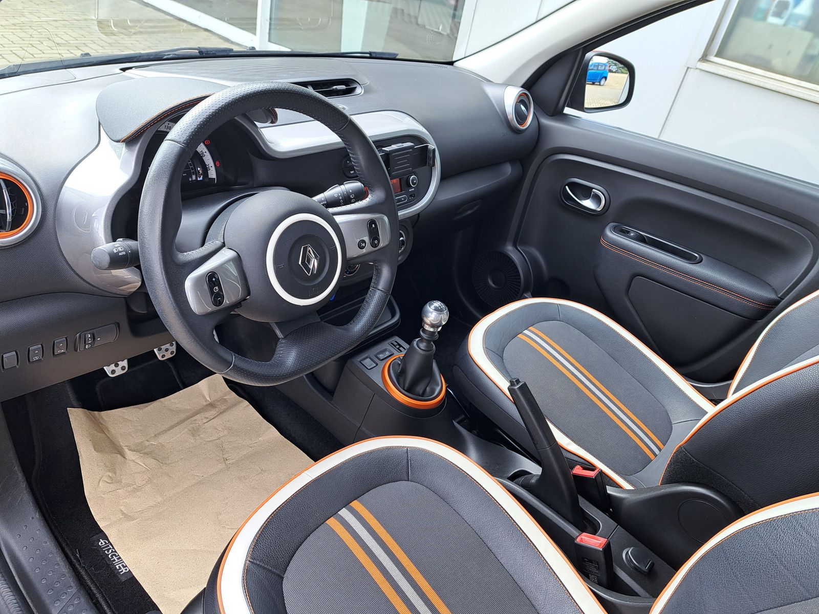 Fahrzeugabbildung Renault Twingo GT TCe 110 PS TEIL-LEDER SITZHEIZUNG ALU
