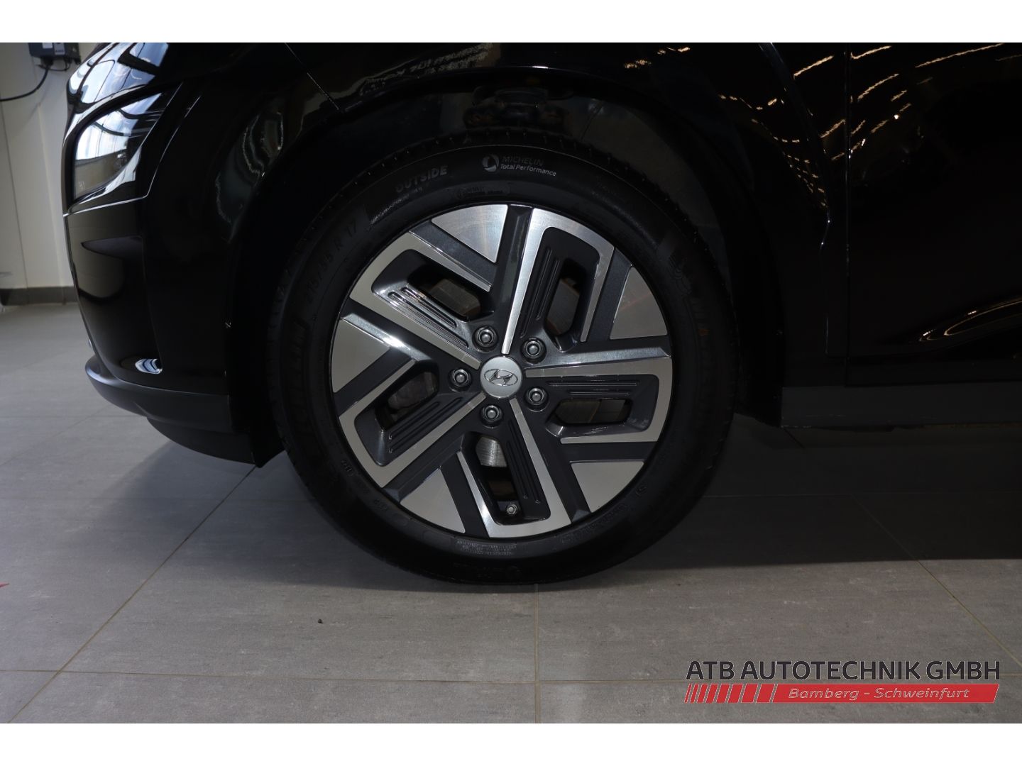 Fahrzeugabbildung Hyundai KONA Elektro Select 2WD 39,2kWh 96,2% SOH ACC Ap