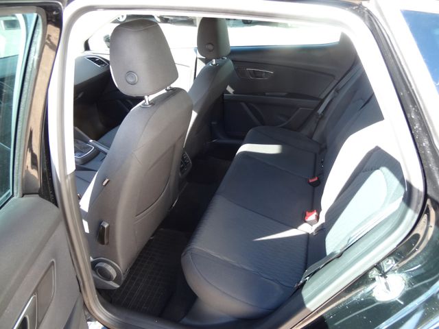 Fahrzeugabbildung Seat Leon Style/Automatik/1.Hd/Navi/PDC/80TKM/