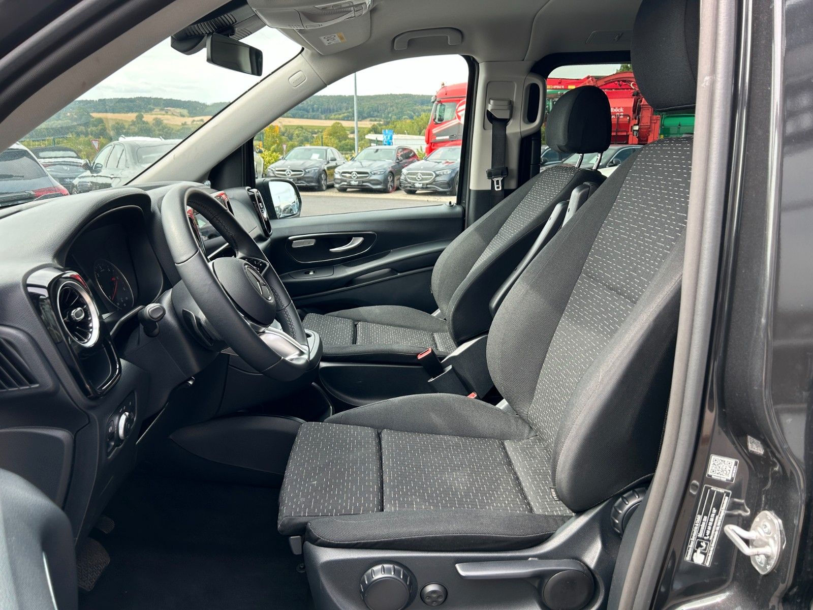 Fahrzeugabbildung Mercedes-Benz Vito 116 CDI 9G Tourer Select MULTIBEAM AHK2,5