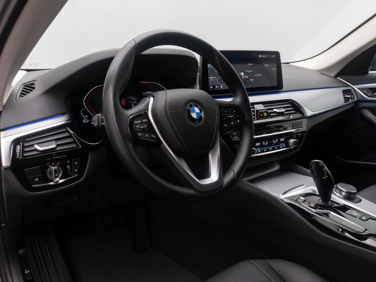 Fahrzeugabbildung BMW 520d Kamera Laser HUD DAB 4xKlima Alarm Komfort