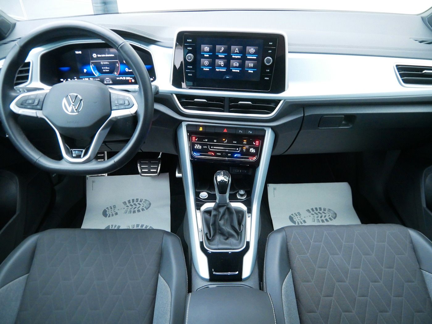 Fahrzeugabbildung Volkswagen T-Roc 2.0 TDI GOAL NEU50T AHK LED ACC SHZ+LHZ