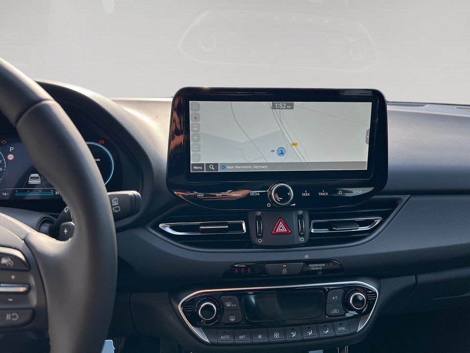 Fahrzeugabbildung Hyundai i30 1.5T 140PS DCT ADVANTAGE