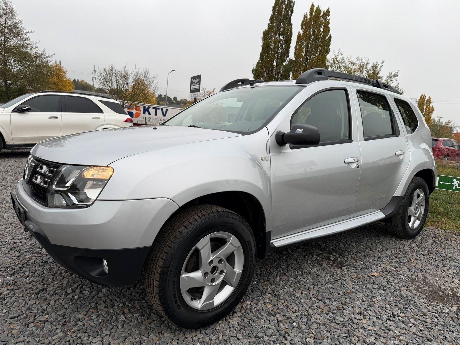 Dacia Duster 2015 — вигляд ззаду