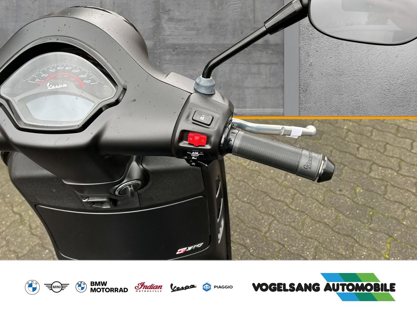 Fahrzeugabbildung Vespa GTS 125 Super Sport, Black Parts, Voll LED, Keyl