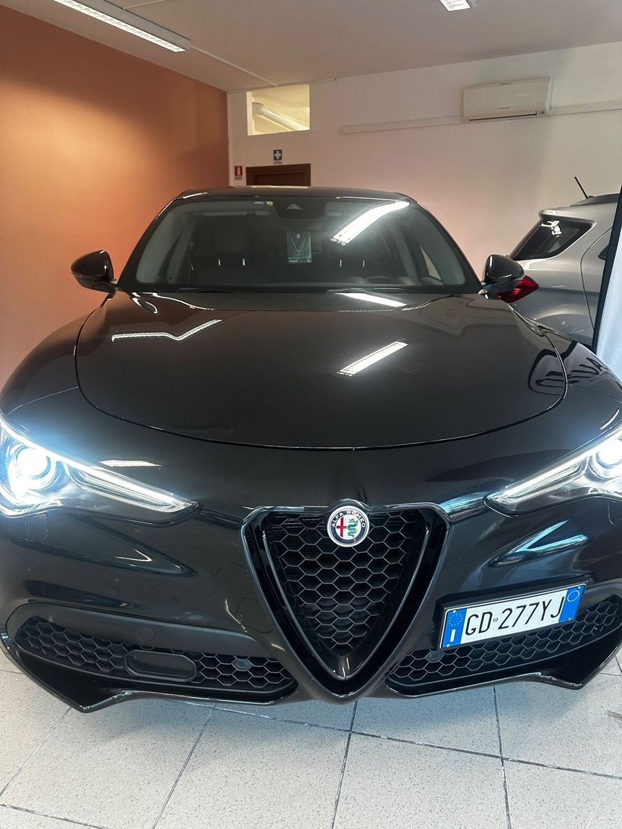 Alfa Romeo Stelvio 2.2 Turbodiesel 190 CV AT8 Q4 imagem 2