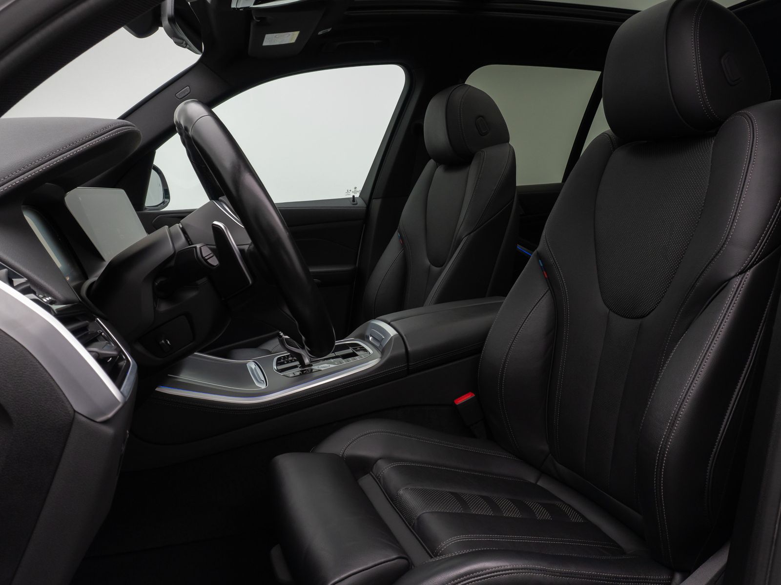 Fahrzeugabbildung BMW X5 xD30d M Sport 360° HUD HiFi DAB AHK Panorama