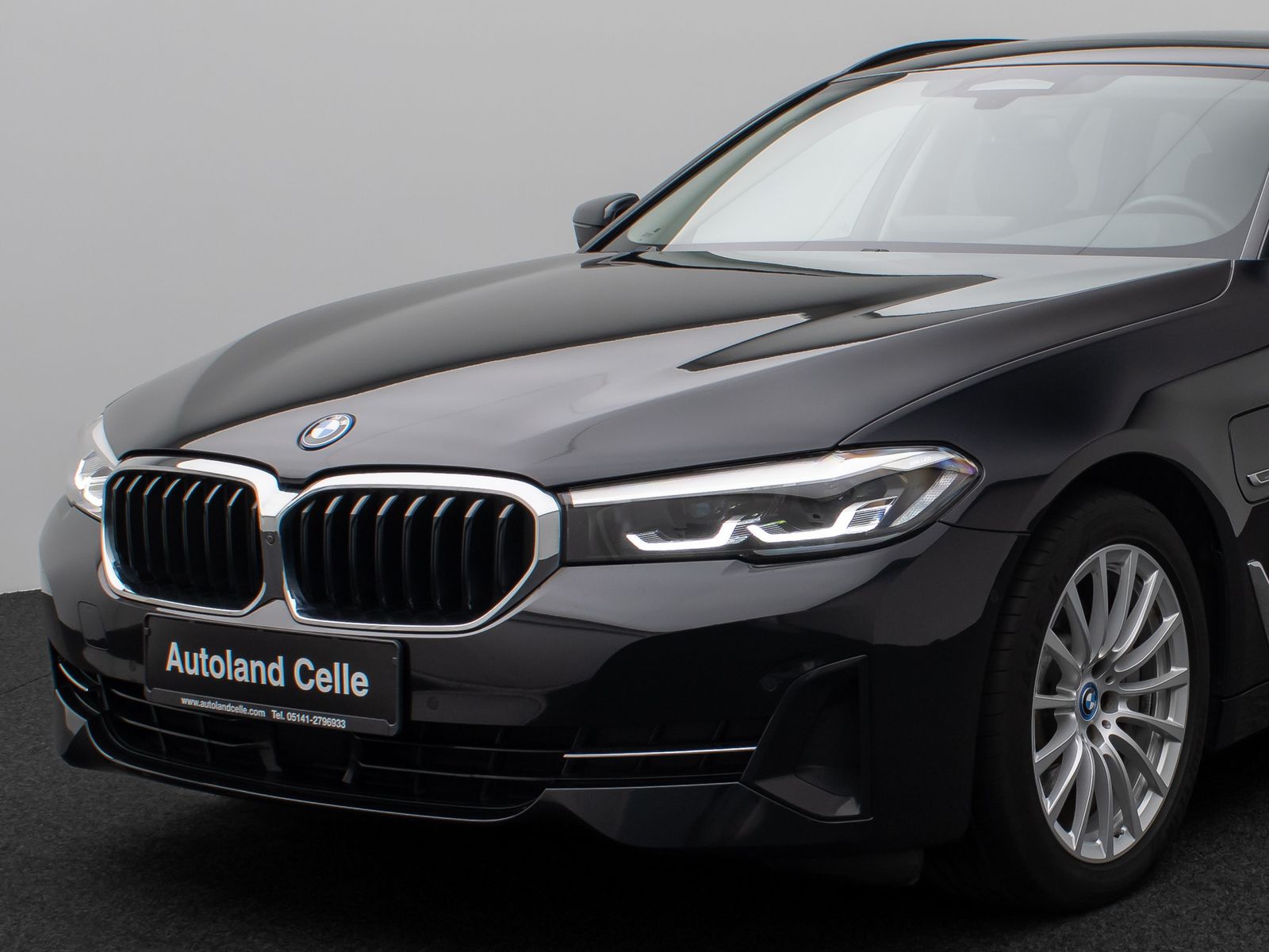 Fahrzeugabbildung BMW 530e Panorama 360°DAB H/K ACC AHK Alarm Leder