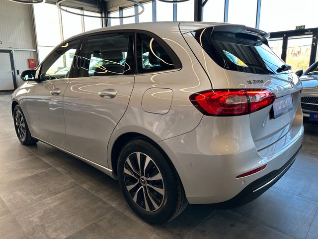 Mercedes-Benz B 200 *Kamera*PDC*Leder*Keyless*Navi*