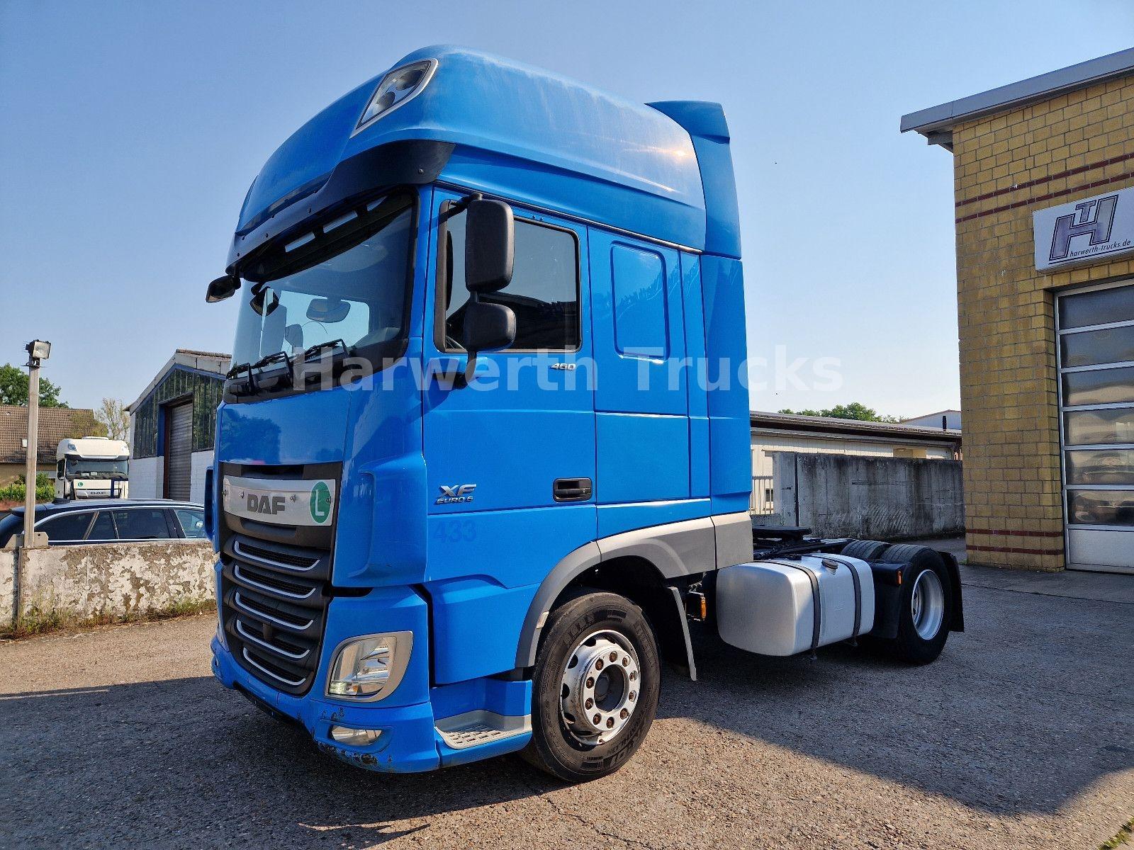 DAF XF 106.460 SSC *Intarder*fährt im Hof*