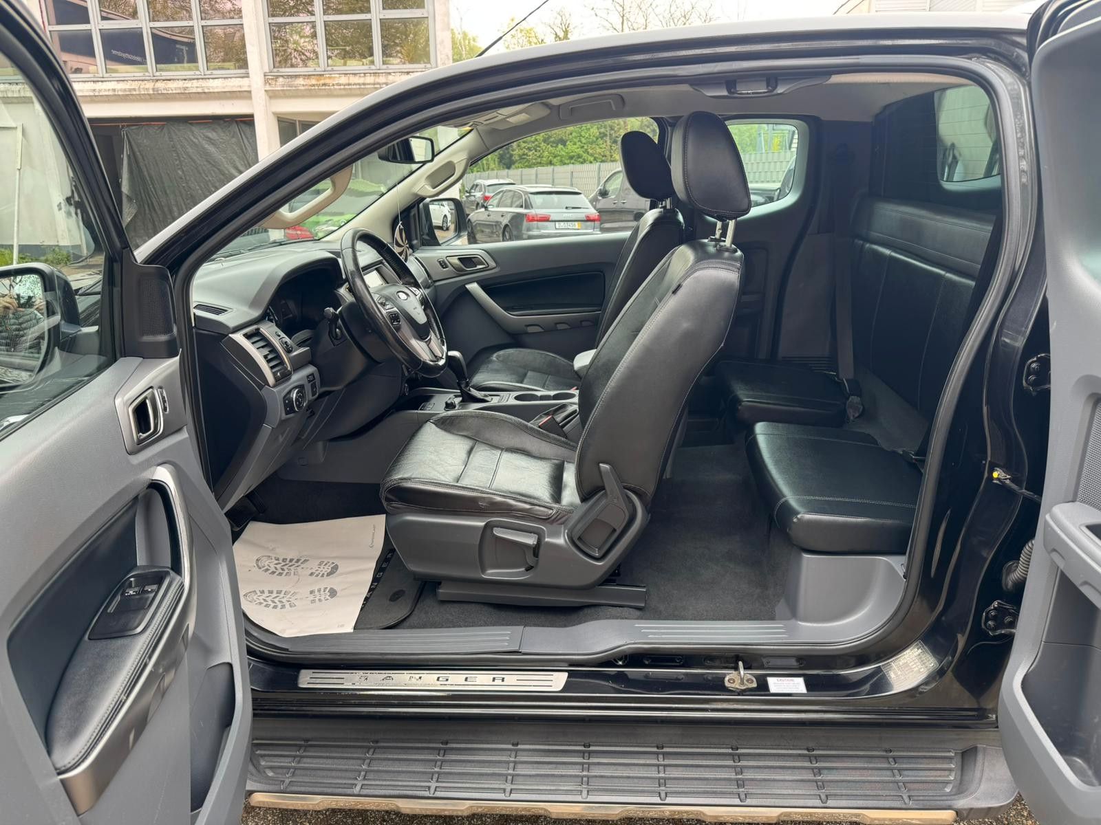 Ford Ranger Limited 3.2 TDCI Extrakabine 4x4 foto 14