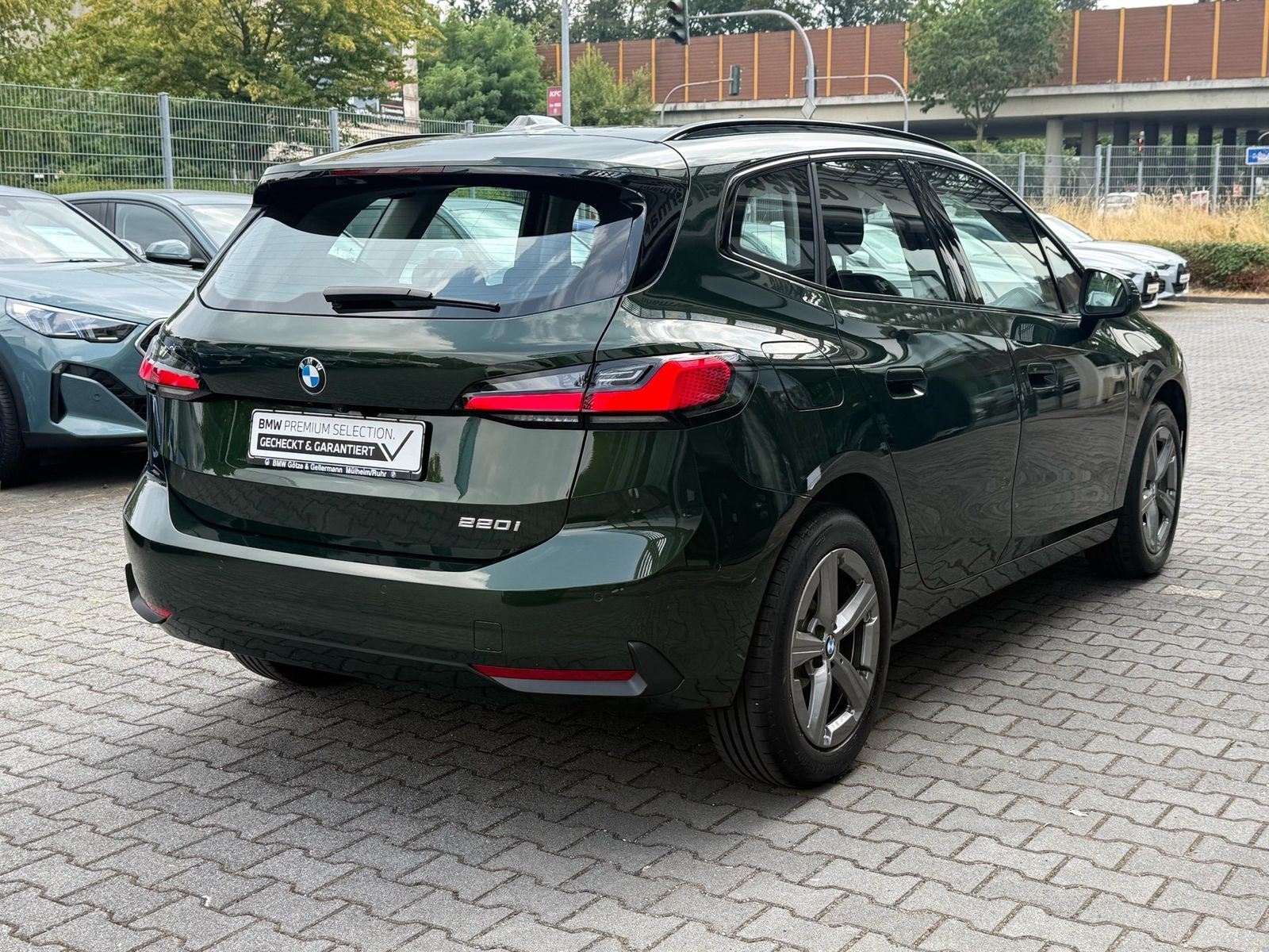 BMW 220i Active Tourer Kamera Anhängerkupplung foto 2