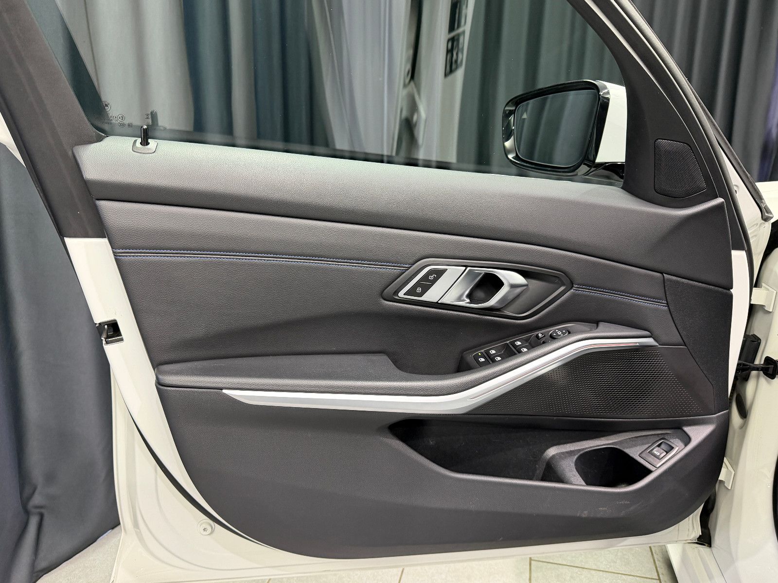 Fahrzeugabbildung BMW 320d Touring xDrive|M Sport|HuD