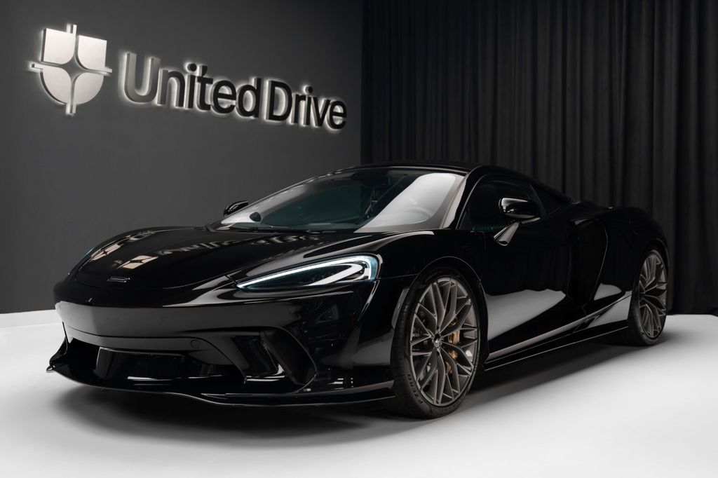 McLaren GT