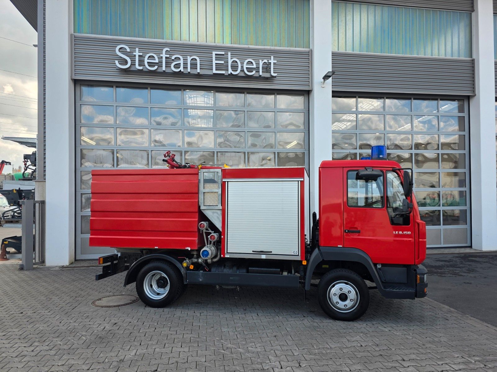 Fahrzeugabbildung MAN LE 8.150 Schaum-Löschfahrzeug 2.500L SLF 25/25