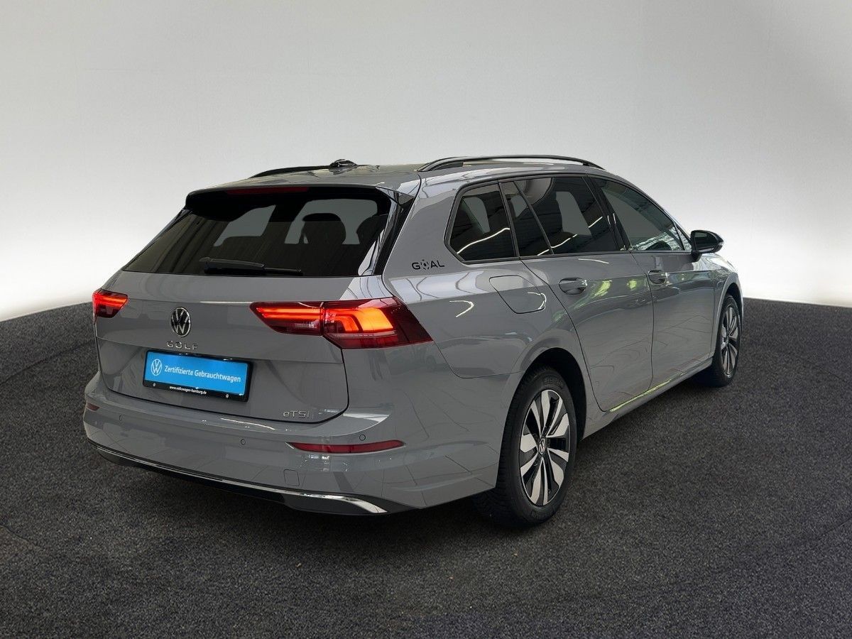 Volkswagen Golf VIII Variant 1.5 eTSI Goal DSG Rear View Na foto 5