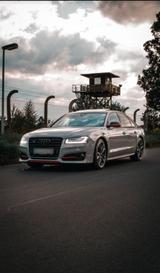 Audi S8 4.0 TFSI plus tiptronic quattro - - graue Audi S8