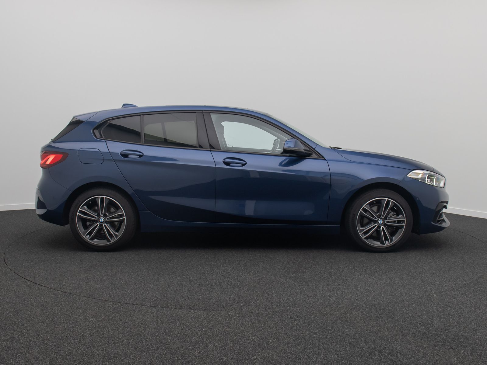 Fahrzeugabbildung BMW 118i Sport Line Kamera DAB DriveAs HiFi Panorama