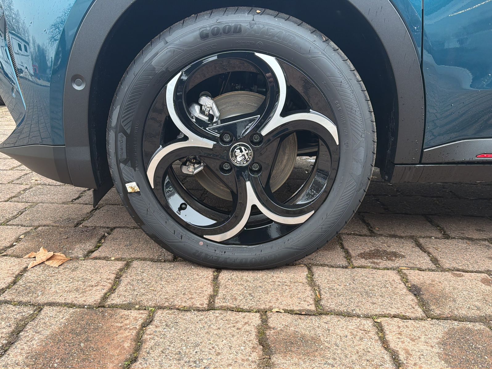 Fahrzeugabbildung Alfa Romeo Junior Ibrida 1.2 VGT 48V-Hybrid 100 kW Speciale