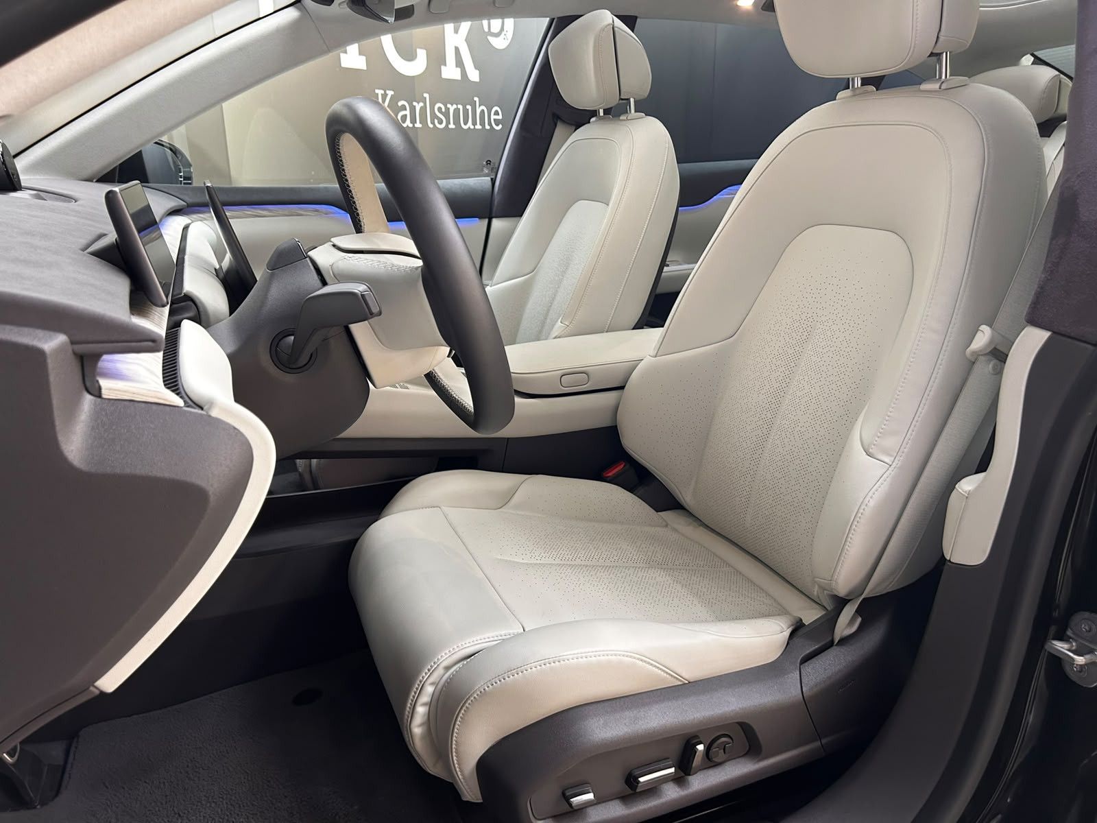 Fahrzeugabbildung NIO ET7 AWD BATTERI INKL PANO+HEAD+360+ACC+LED+AHK+