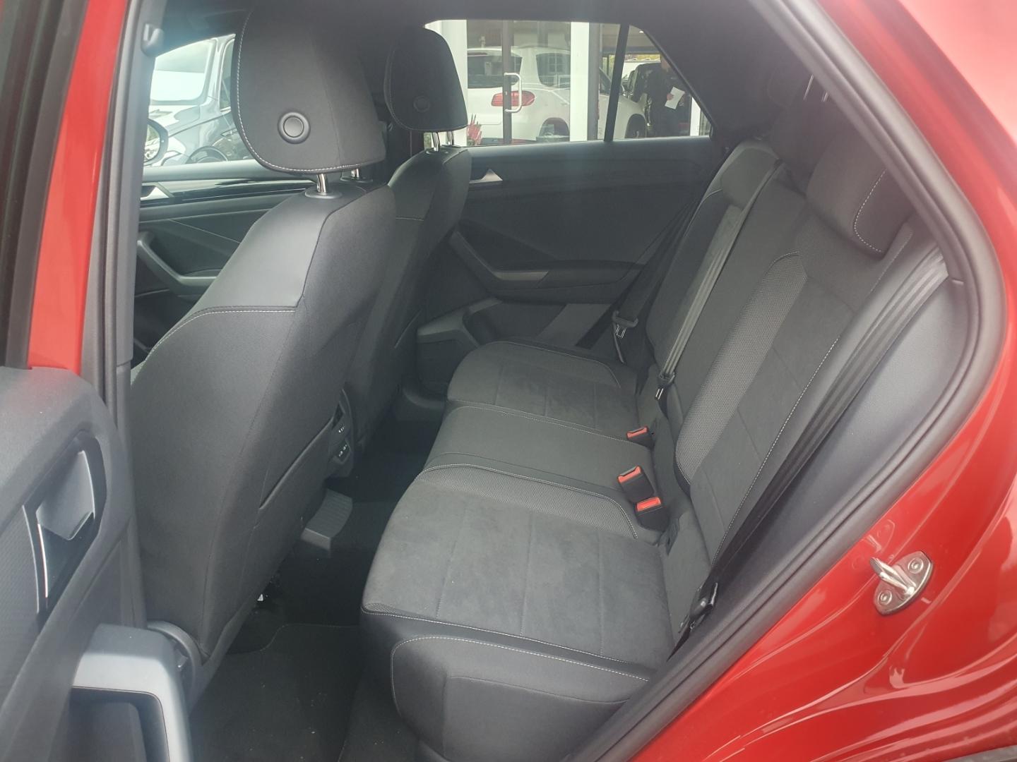 Volkswagen T-Roc R-Line 2.0 TDI DSG 4-M. Sportpaket StandHZ
