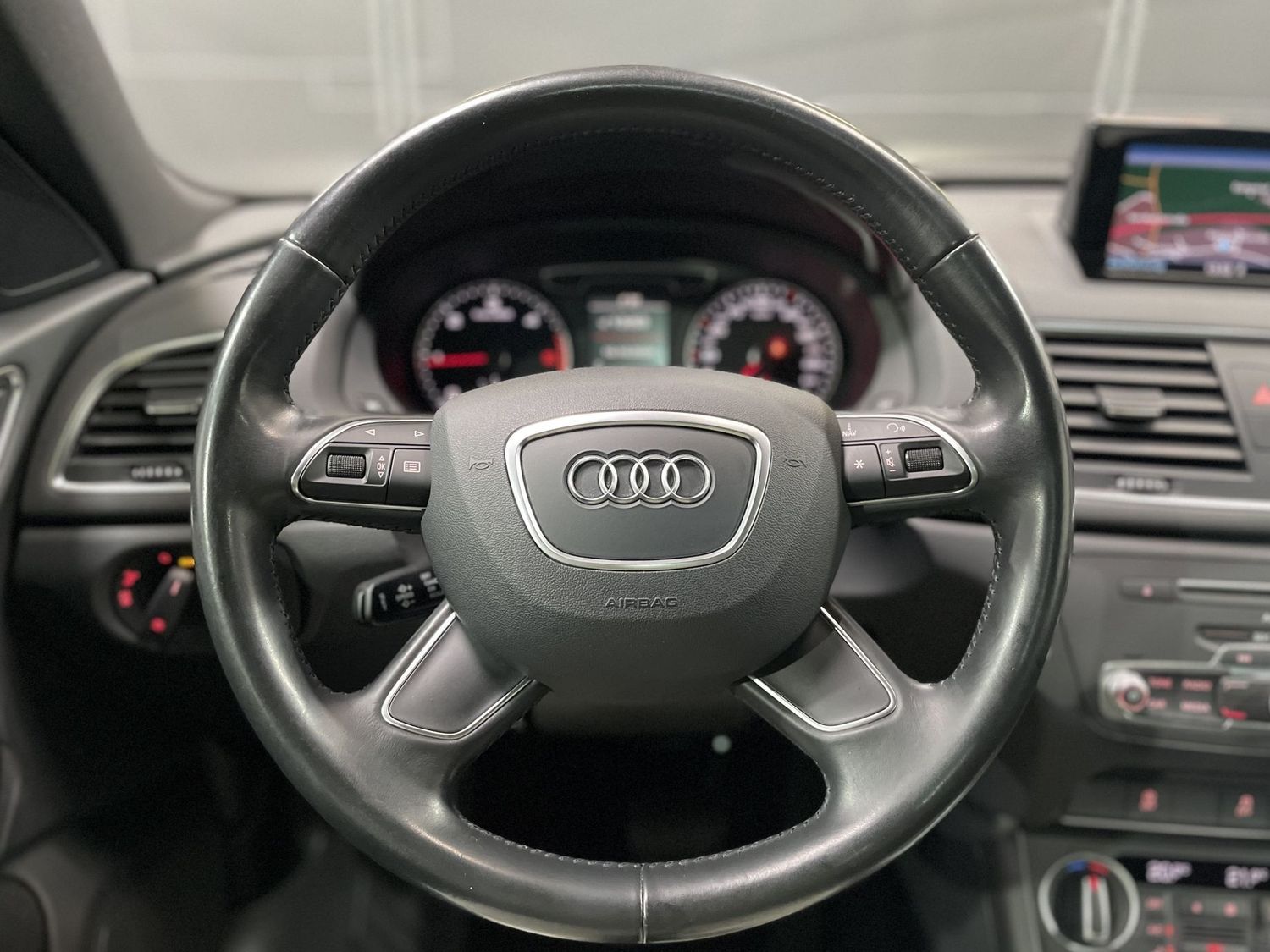 Fahrzeugabbildung Audi Q3 2.0 TDI quattro #LED#Pano#AHK#Tempomat