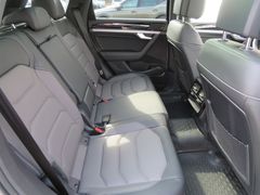 VW Touareg 3.0 TDI R-Line 4M Matrix Leder Ahk Black VW Touareg 3.0 TDI R-Line 4M Matrix Leder Ahk Black