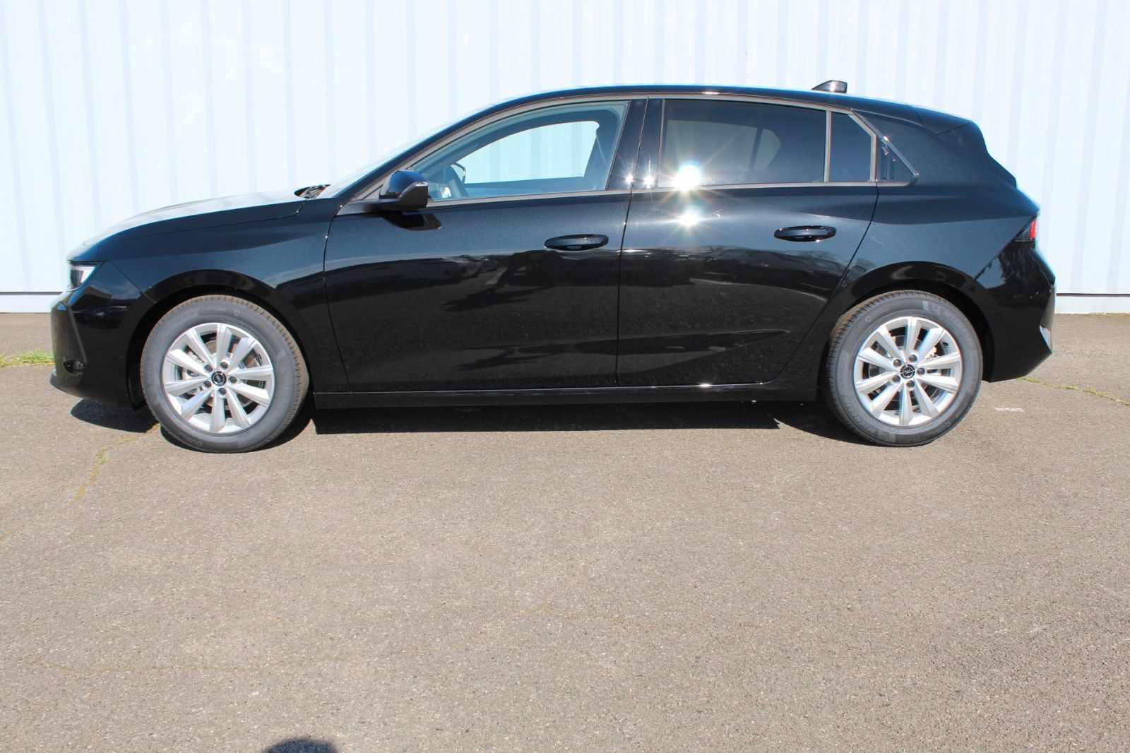 Fahrzeugabbildung Opel Astra L Lim*Edition*RFK*Klima*PDC*SHZ*LED