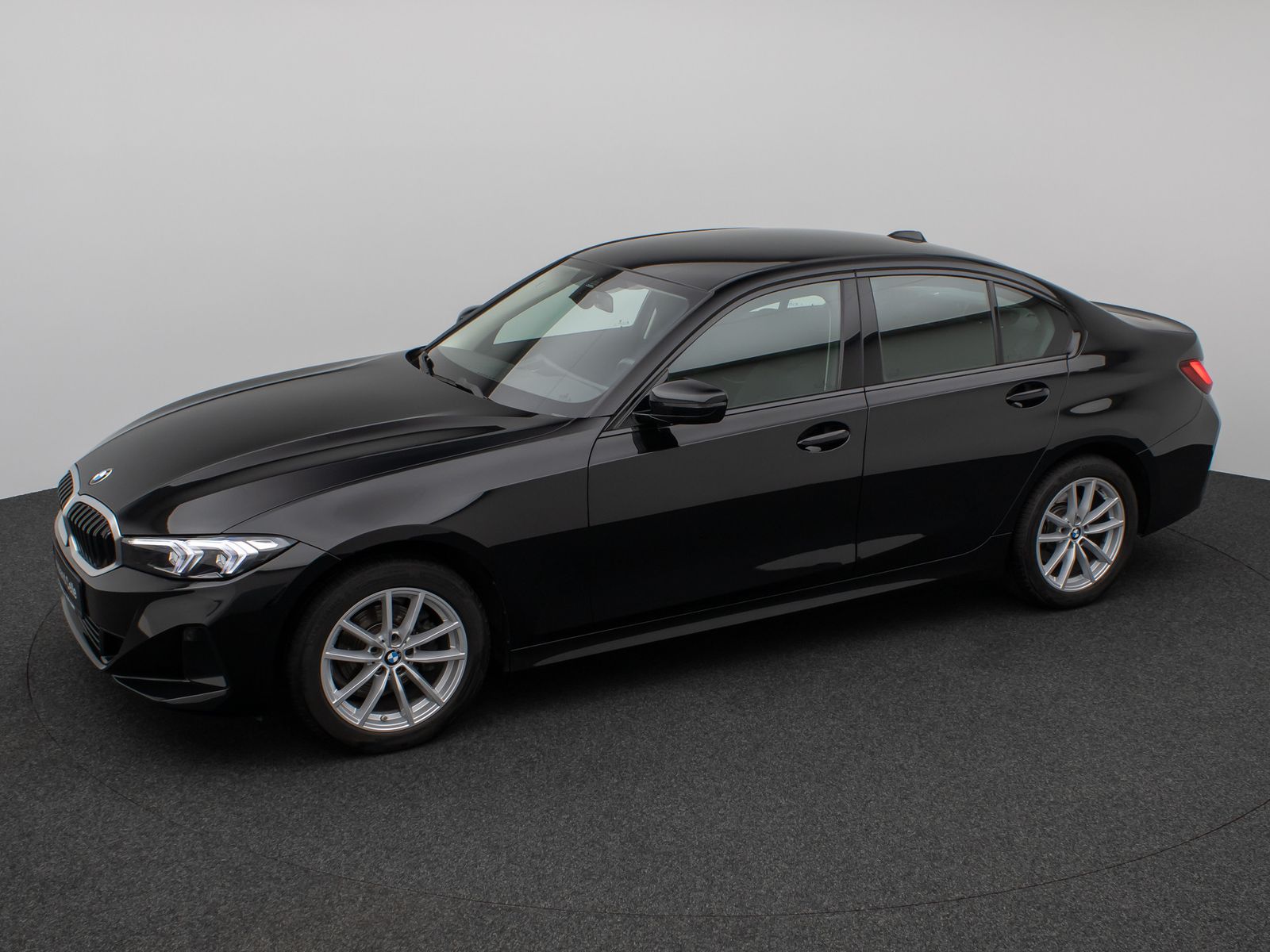 Fahrzeugabbildung BMW 318i DAB PDC Widscreen Geschwindigkeitsreg LED